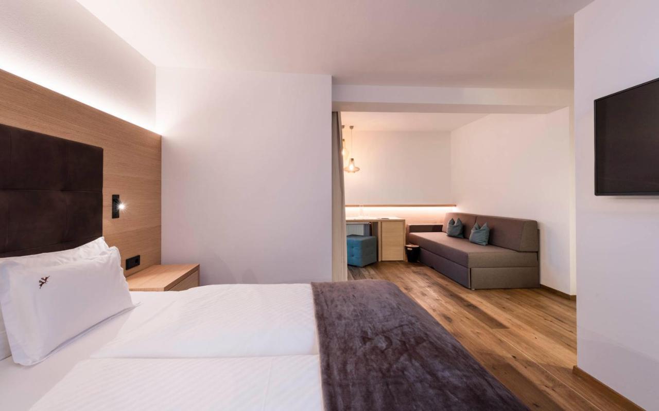 Villa Tony - Small Romantic Hotel Corvara In Badia Eksteriør billede