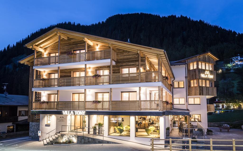 Villa Tony - Small Romantic Hotel Corvara In Badia Eksteriør billede