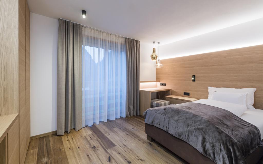 Villa Tony - Small Romantic Hotel Corvara In Badia Eksteriør billede