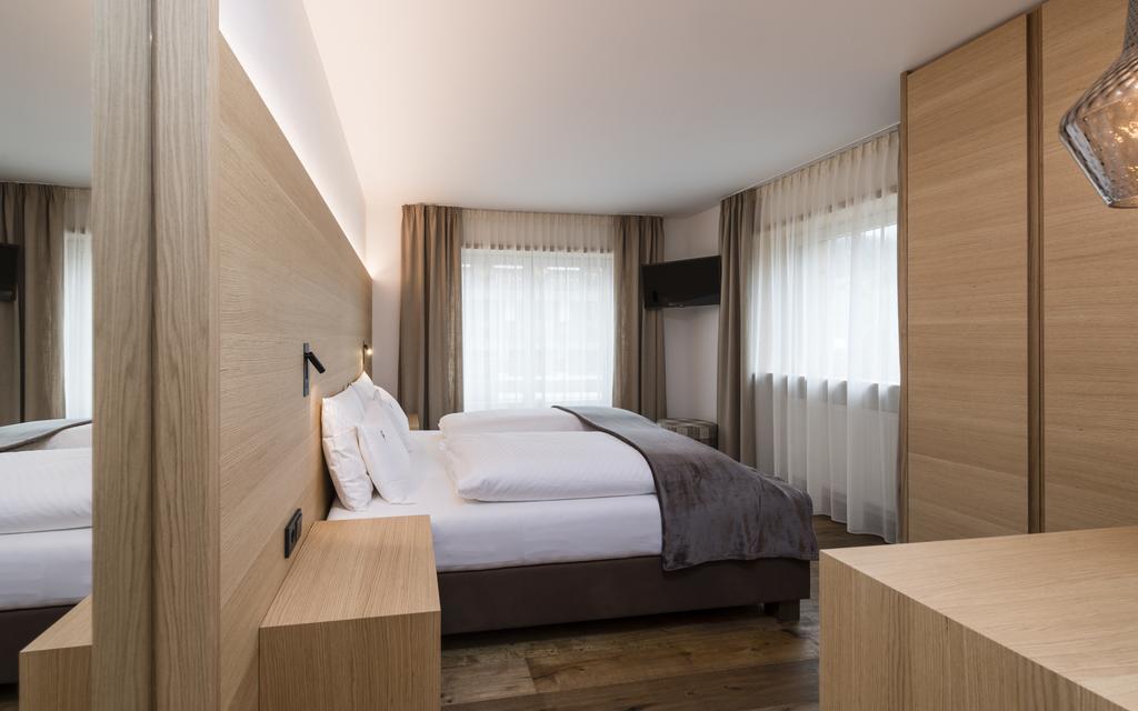 Villa Tony - Small Romantic Hotel Corvara In Badia Eksteriør billede