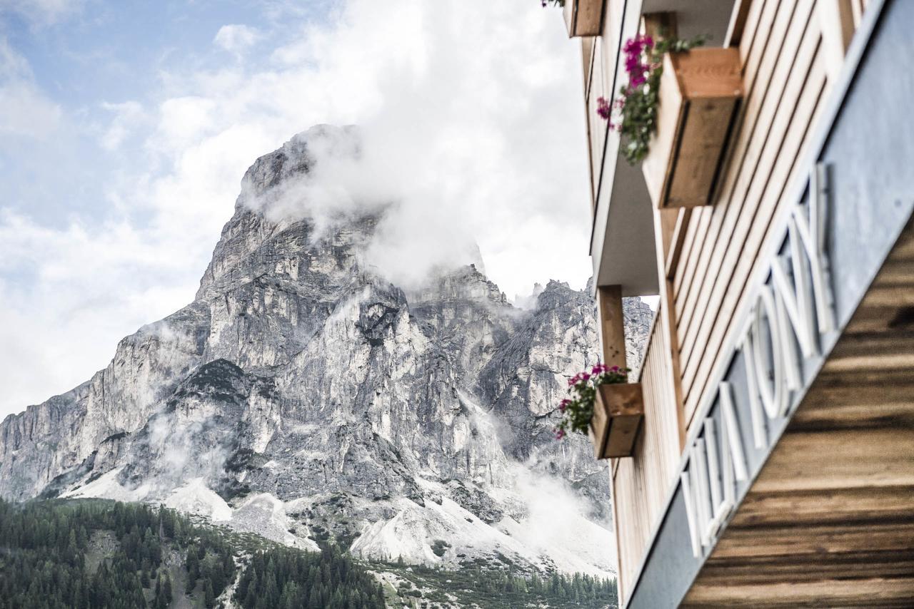 Villa Tony - Small Romantic Hotel Corvara In Badia Eksteriør billede