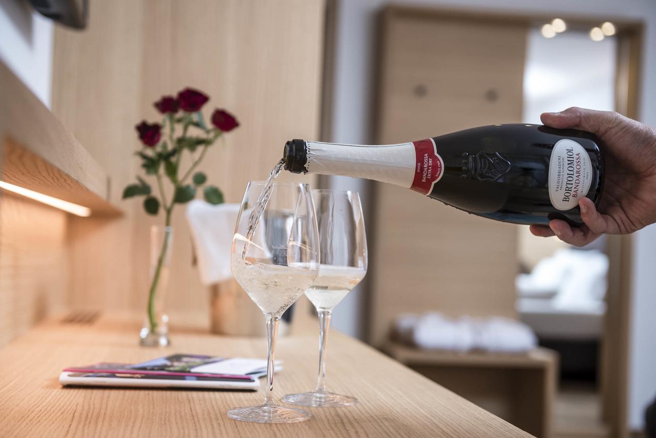 Villa Tony - Small Romantic Hotel Corvara In Badia Eksteriør billede