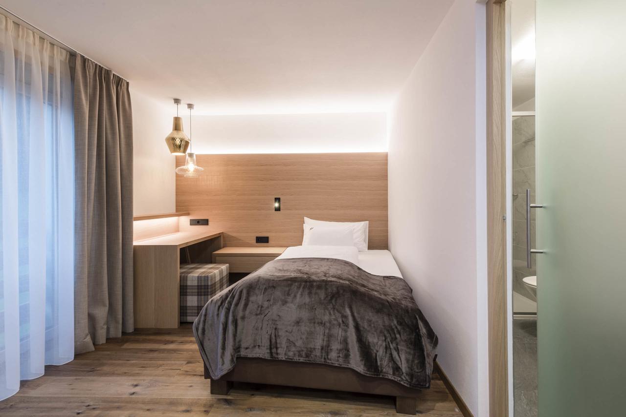 Villa Tony - Small Romantic Hotel Corvara In Badia Eksteriør billede
