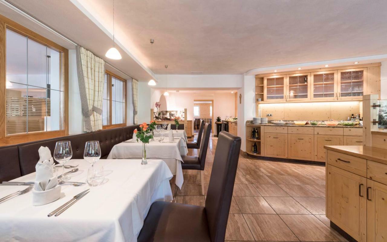 Villa Tony - Small Romantic Hotel Corvara In Badia Eksteriør billede