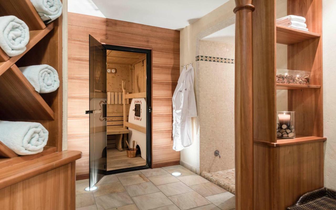 Villa Tony - Small Romantic Hotel Corvara In Badia Eksteriør billede